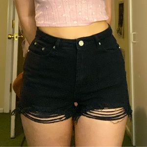 BLACK JEAN SHORTS